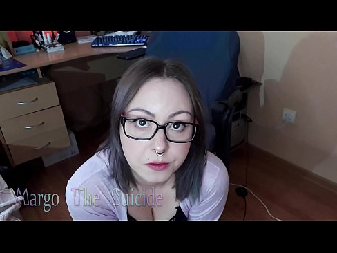 ❤️ Sexig tjej med glasögon suger Dildo djupt på kamera Kvalitets porr at us sv.xxx050890.ru ❤